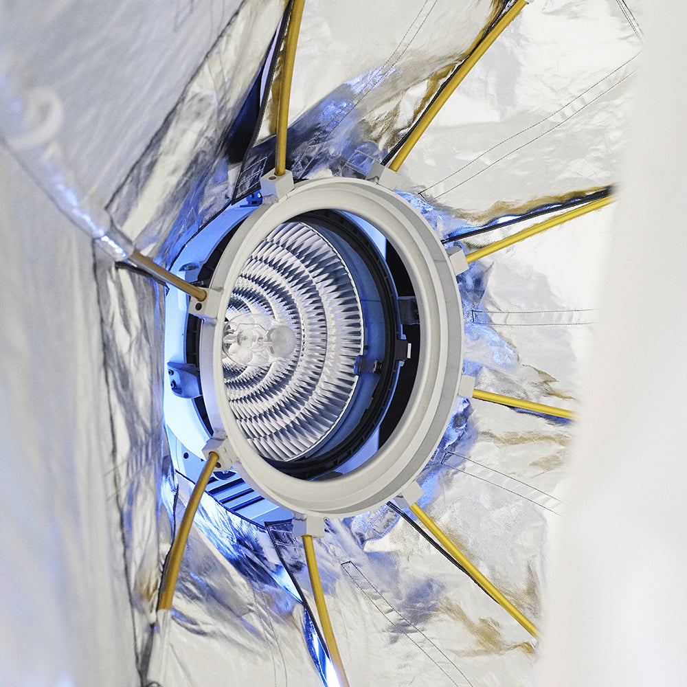 Inside view of the Daylite Octa 7, showcasing its efficient soft silver interior for superior photography illumination.
