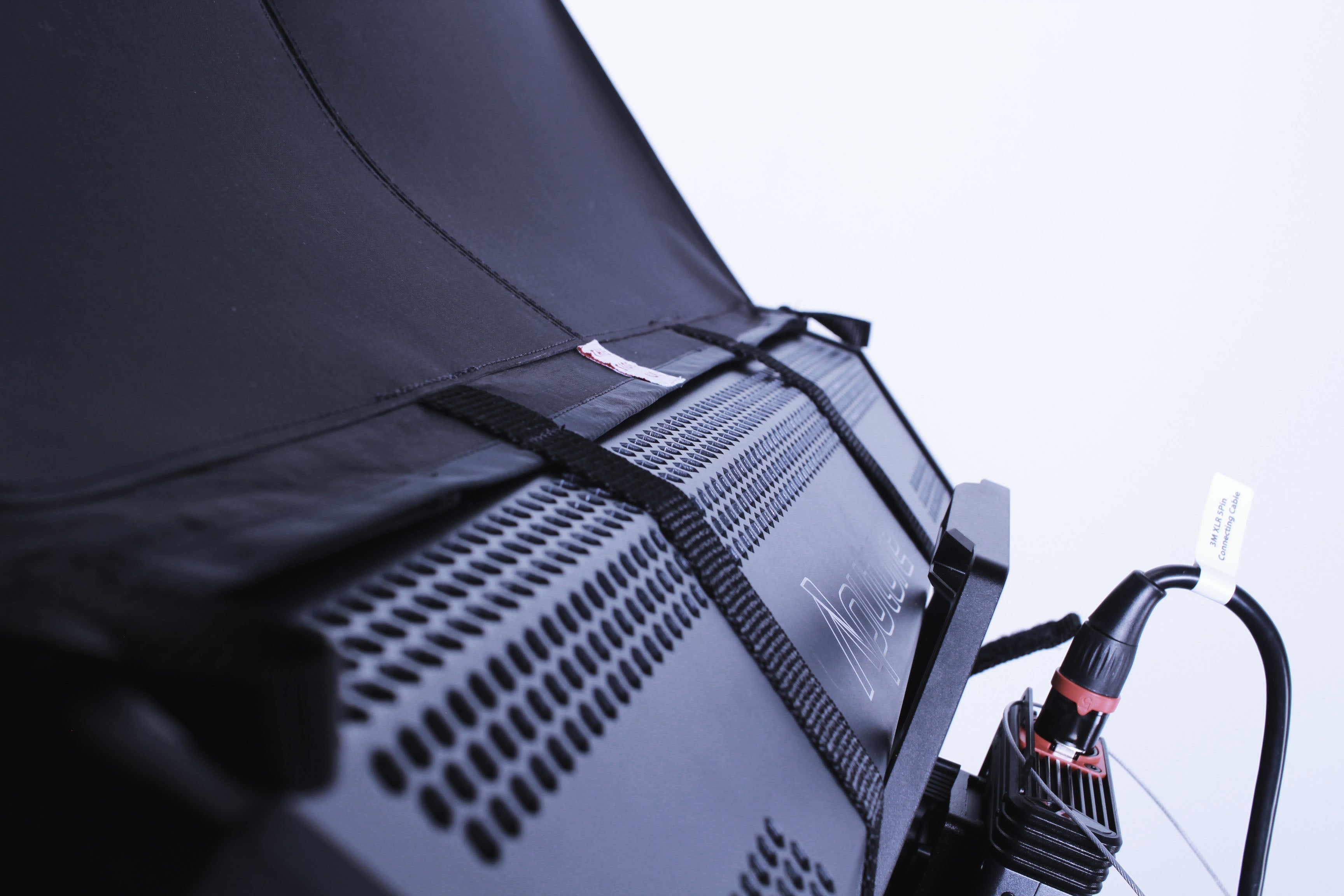 Small POP Bank designed for Aputure P600c, enhancing photography with optimal light diffusion.
